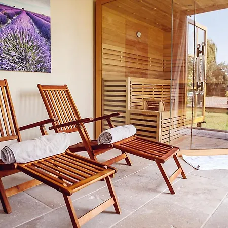 לינה וארוחת בוקר Les Champs De Provence La Baume-de-Transit