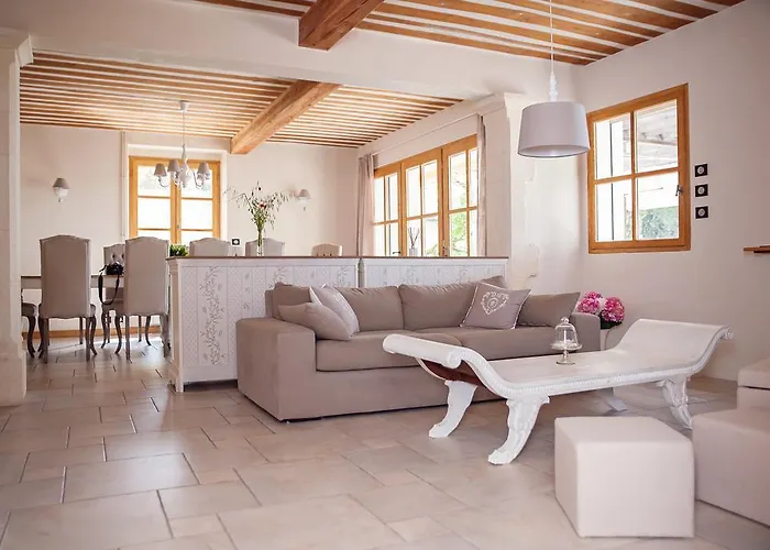 Nocleg ze śniadaniem Les Champs De Provence 4*