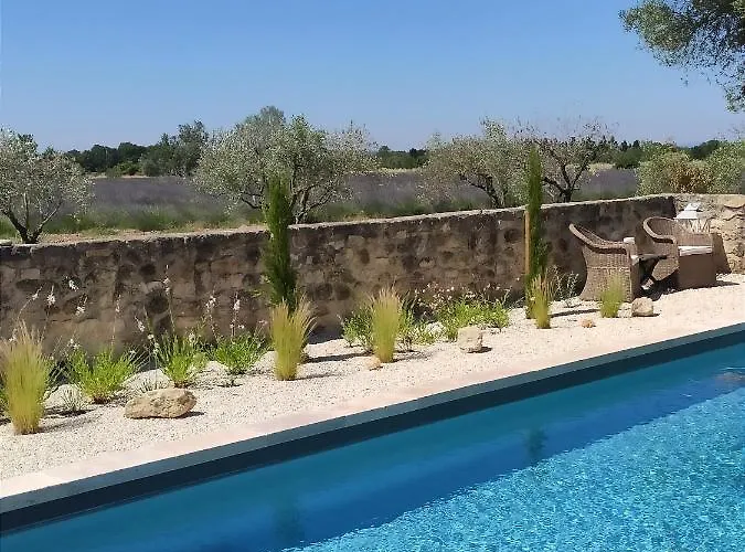 Les Champs De Provence 4*